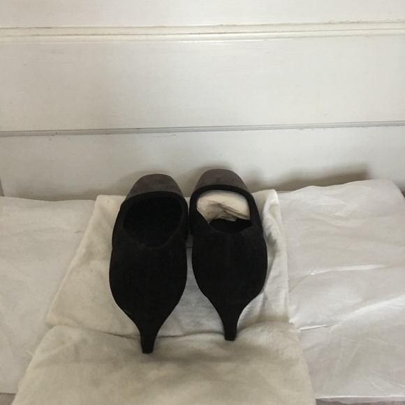 BLACK AND GREY SUEDE PRADA PUMPS PREVIOUSLY LOVED - Picture 4 of 8